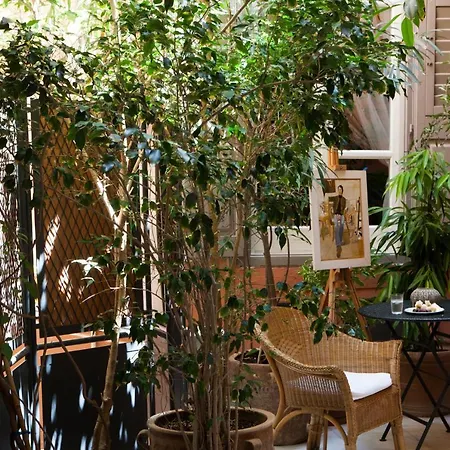 Xenon Apollonos Hotel