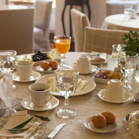 Xenon Apollonos Hotel *