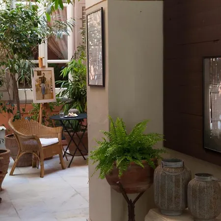 Xenon Apollonos Hotel