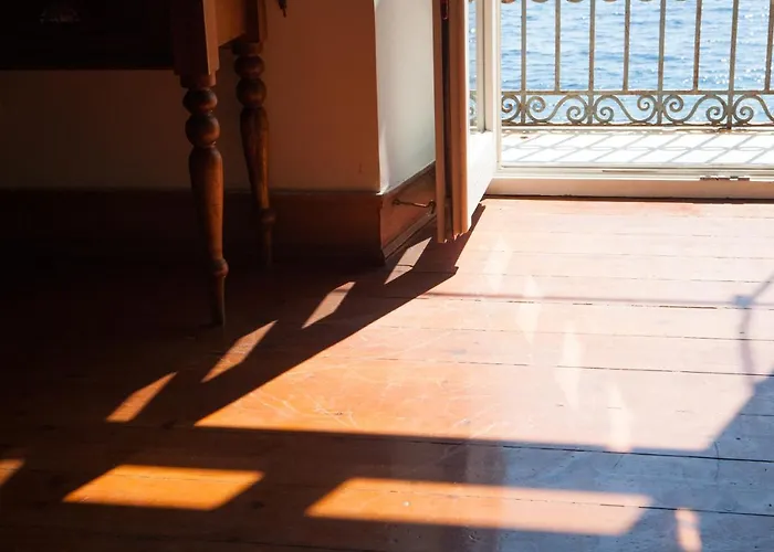 Xenon Apollonos * Ermoupoli