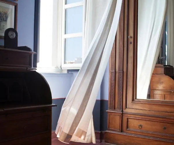 Xenon Apollonos Otel *